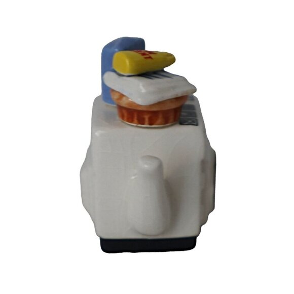 Cardew Miniature Washing Machine Teapot With Soap & Laundry Accessories Ceramic - Picture 4 of 7